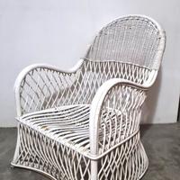 POLTRONA IN RATTAN BIANCA CON CUSCINO, VINTAGE ‘70