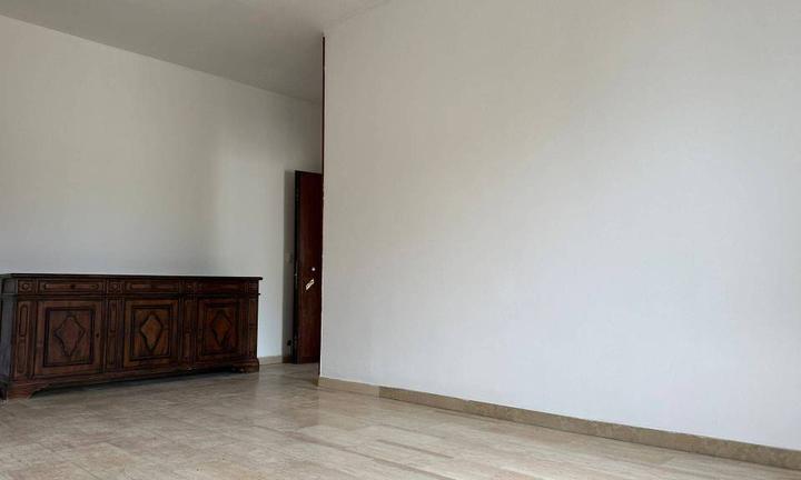 MORTARA CITTA': QUADRILOCALE CON CANTINA