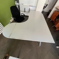 Ikea Scrivania  per ufficio o studio