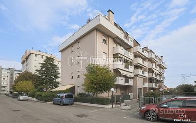 4 LOCALI CON ASCENSORE E GARAGE IN PEDAGNA OVEST!!