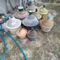 Damigiane vecchie di varie misure