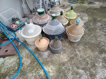 Damigiane vecchie di varie misure