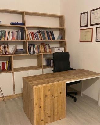 Libreria e scrivania artigianali