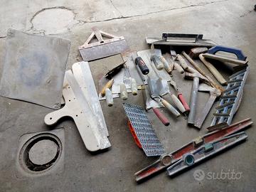 Lotto attrezzi vari intonaco / edilizia