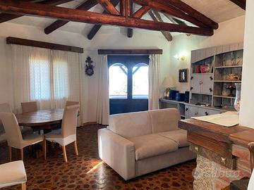 Baia Sardinia, villa su due livelli panoramica