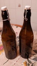 Due bottiglie per acqua o vino