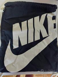 Sacca Nike nera
