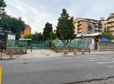 3 LOCALI A NAPOLI