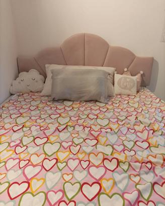 Letto matrimoniale imbottito 140x190 cm a forma di