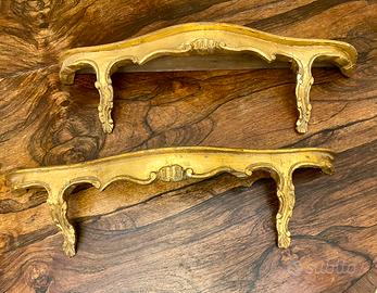Splendida coppia di mensole foglia oro
