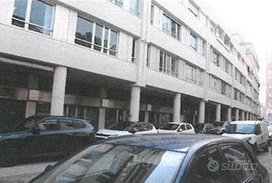 Immobile in asta di 74 m² con 1 locale e box auto 