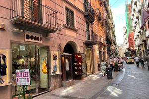 Monolocale via Chiaia