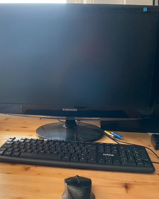 Computer desktop DELL