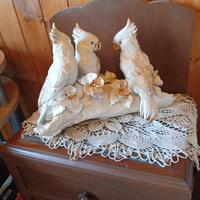 tre pappagalli in porcellana con dorato 