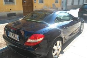 Slk 200 Blu  anno 2006 pelle cerchi, automatica.