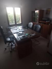 scrivania e mobili direzionale 