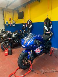 Yamaha R1 2004 Pista