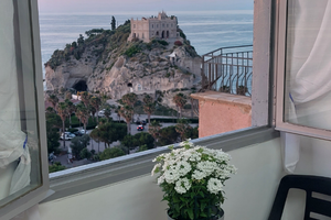 Tropea casa vacanze "La Finestra sul Mare"3/4pax
