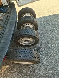 4 Ruote Complete PIRELLI 175/70 R14C da CARICO 