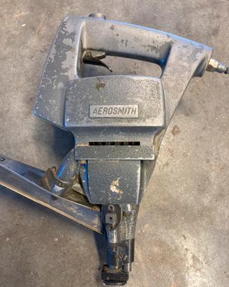 Chiodatrice prof.le Aerosmith BN65 + alimentatore