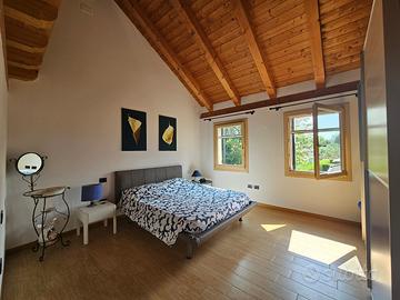 Stanza singola su villa indipendente