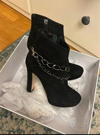 Stivaletti in camoscio Carla G