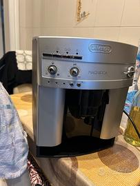 Macchina da caffè Delonghi Magnifica