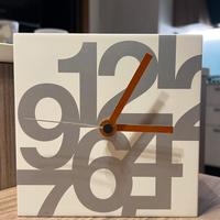 Orologio da tavolo minitimeSquare Nava design