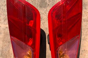 Fari posteriori fiat grande punto