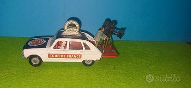 Corgi toys Renault R16 Tour De France Paramount 