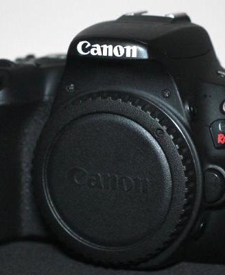 Canon 200d