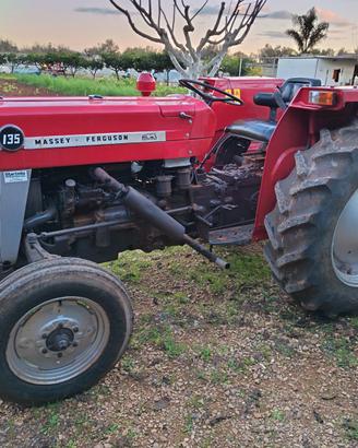 Trattore Massey Ferguson 135