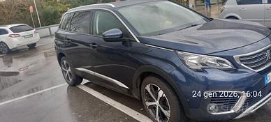 Peugeot 5008 130 CV gancio traino