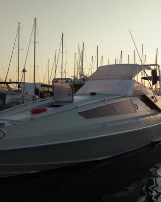 Imbarcazione cabi LineaAsse Laver S.mustang diesel