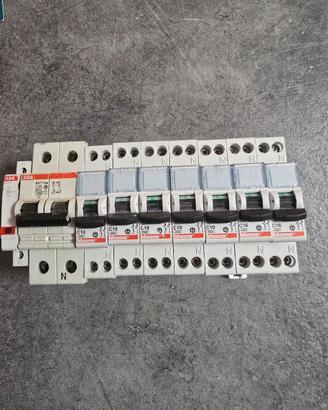 Stock interruttori elettrici  magnetotermici 