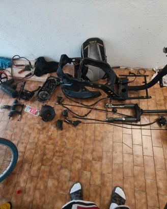 Smembro piaggio zip mk2 tranne telaio e freni