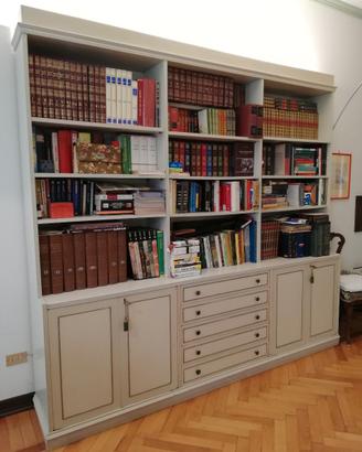 Libreria e mobile basso soggiorno