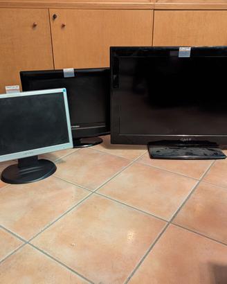 Bundle 3 Monitor Tv - 2 Funzionanti 1 no