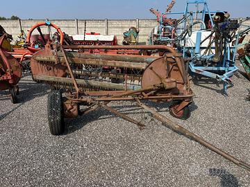 Ranghinatrice voltafieno marca Fella Super Linx RM