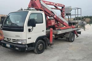 Nissan Cabstar on Piattaforma aerea Socage Apache