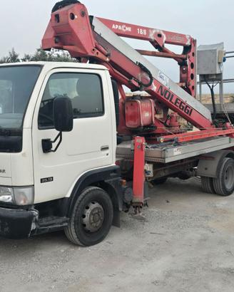 Nissan Cabstar on Piattaforma aerea Socage Apache
