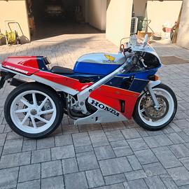 Honda Rc30