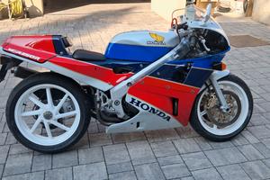 Honda Rc30