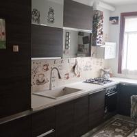 Cucina completa di forno a microonde 