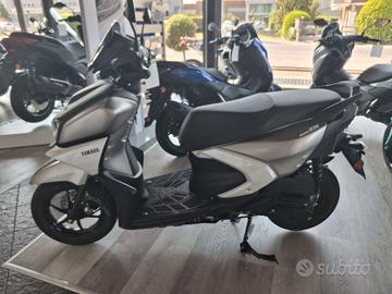 Yamaha RayZR 125 Silver Sand