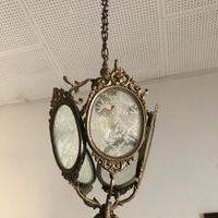 Lampadario vintage in metallo e vetro