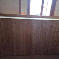 Mobile con vetrina in legno massello