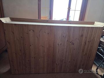 Mobile con vetrina in legno massello