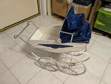 Carrozzina giocattolo vintage 