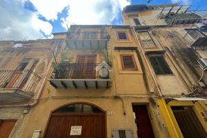 2 LOCALI A PALERMO